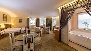 L'etoile Hotel