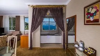 Hotel L'etoile 4*